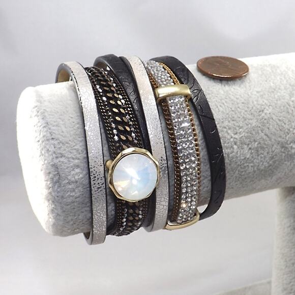Black & Gold Leather Rhinestones Magnetic Bracelet, 7 1/2 Inch, Distressed Clasp - Picture 5 of 8